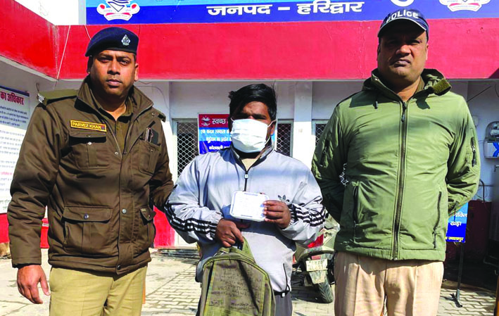 फरार आरोपी को जान से मारने की योजना बनाते गिरफ्तार किया गया