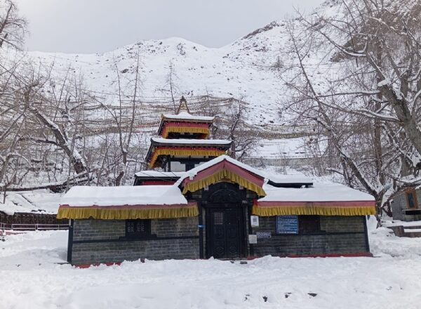 भारी बर्फबारी के कारण नेपाल का मुक्तिनाथ मंदिर क्षेत्र बंद किया गया