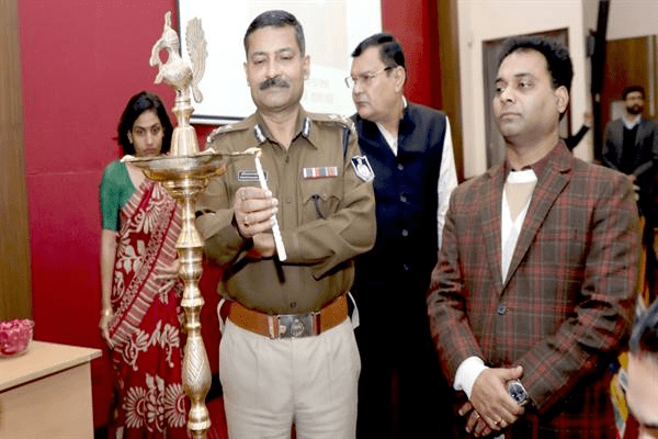 सड़क सुरक्षा केवल कानून नहीं, जन-जीवन से जुड़ा महत्वपूर्ण विषय : आयुक्त भोंडवे