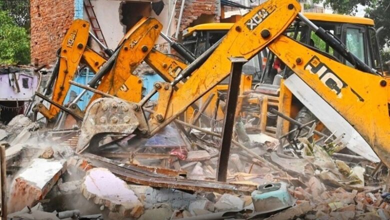 MP: देवास में जज का रास्ता रोकना BJP नेता को पड़ा महंगा, घर-पोल्ट्री फार्म पर चला बुलडोजर… केस भी दर्ज