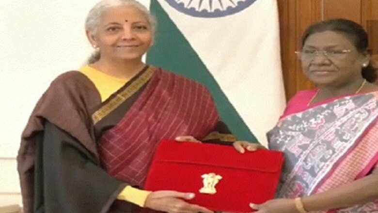 वित्तमंत्री सीतारमण ने राष्ट्रपति द्रौपदी मुर्मु से मिलकर बजट प्रस्तुति की तैयारी की