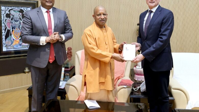 सिंगापुर की कंपनी एपी मोलर माएर्स्क के प्रमुख ने मुख्यमंत्री योगी से की मुलाकात, निवेश के विस्तार पर हुई चर्चाएं