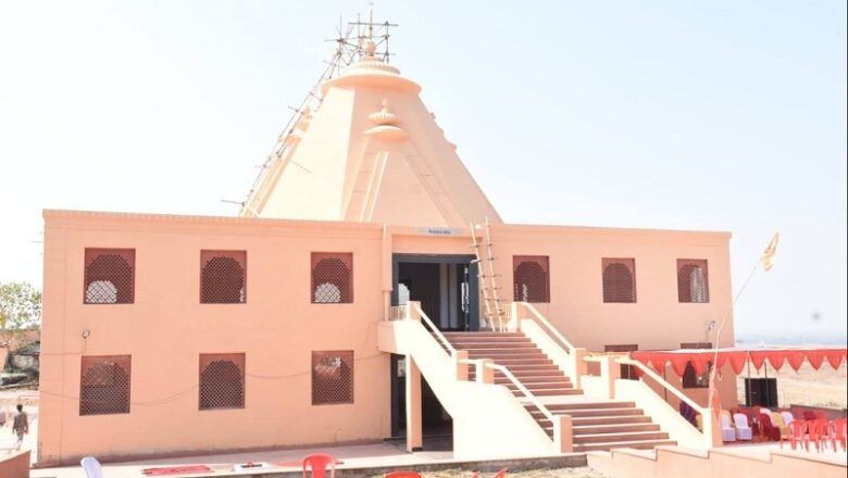 गुढ़ में स्थापित शयन मुद्रा में कालभैरव की विशाल प्रतिमा, देश की सबसे बड़ी प्रतिमाओं में से एक