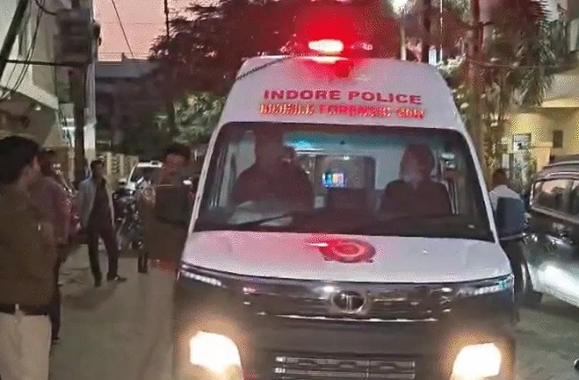 MP: इंदौर में घर खाली कराने पहुंची टीम तो बैंककर्मी ने गोली मारकर की खुदकुशी