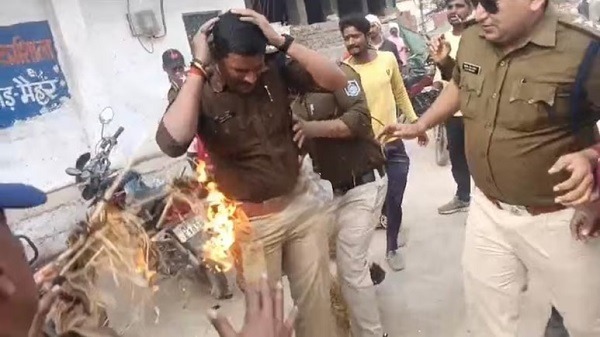 मैहर: पुतला दहन के दौरान हादसा, यातायात प्रभारी झुलसे, जांच के निर्देश