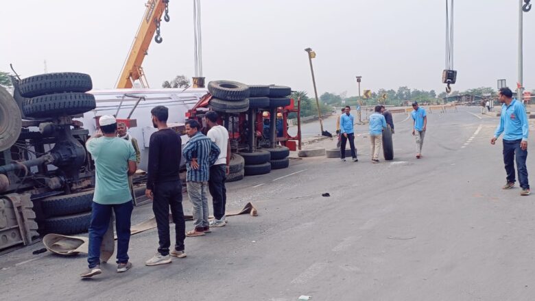 (अपडेट) झाबुआ: एलपीजी टैंकर पलटने से टली संभावित आपदा