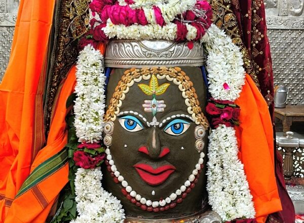 महाशिवरात्रि पर्व पर महाकाल मंदिर को शीघ्र दर्शन से  62.50 लाख रुपये की आय