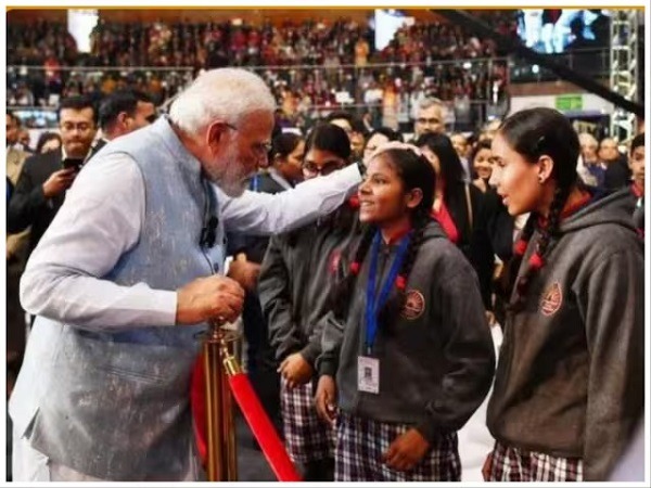PM मोदी के 12 साल, सबसे लंबी अवधि तक चुने हुए पीएम रहने के रिकॉर्ड की बराबरी, क्या हैं उपलब्धियां?