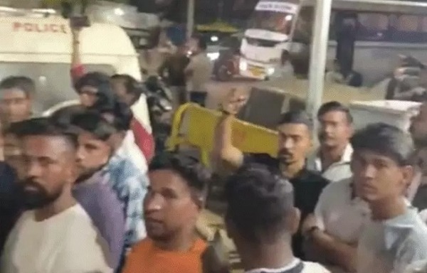 भोपाल में साध्वी रंजना दीदी के साथ अभद्रता, हिंदू संगठनों ने किया थाने का घेराव