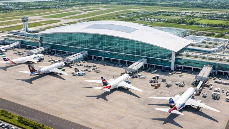 एयरलाइंस को संकट के समय बड़ी राहत… सरकार ने घरेलू उड़ानों के टिकटों पर से हटाया प्राइस कैप