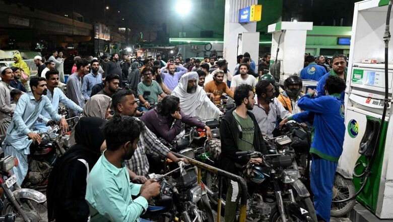 मिडिल ईस्ट संकट के बीच कई देशो ने बढ़ाए पेट्रोल-डीजल के दाम, भारत में अभी तक राहत