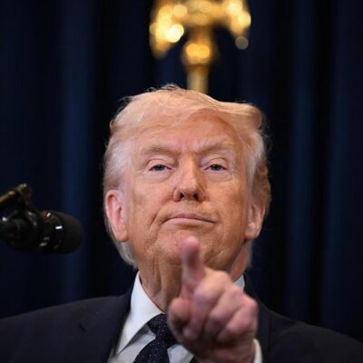 युद्ध के बीच ईरान के तेल भंडार पर अमेरिका की नजर…. ट्रंप के बयान से हलचल