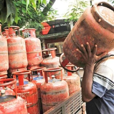 घरेलू गैस की आपूर्ति में कोई समस्या नहीं , जमाखोरों के विरुद्ध कड़ी कार्रवाई होगी