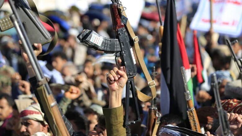 ईरान युद्ध के बीच एक और समुद्री रास्ता हो सकता है बंद…. हूतियों की एंट्री ने बढ़ाई दुनिया की टेंशन