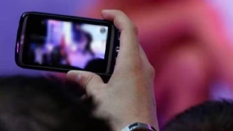 MP: राजगढ़ में पटवारी ने छात्रा का नहाते हुए वीडियो बनाया, गुस्साई भीड़ ने कर दी पिटाई