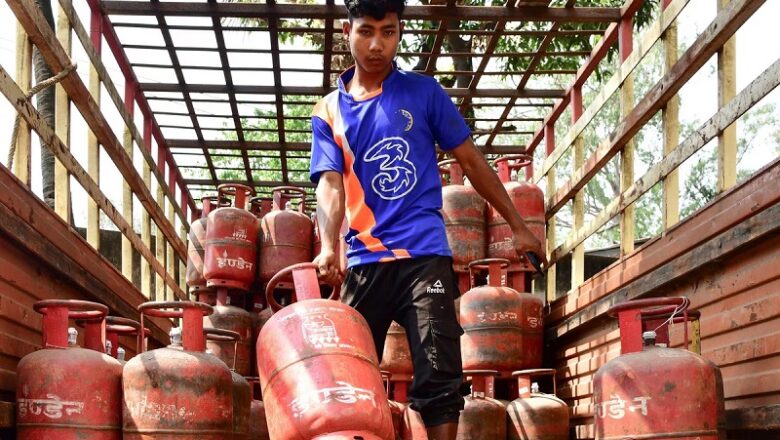 पेट्रोल-डीजल और LPG की कोई कमी नहीं… सरकार का दावा- भारत के पास 2 माह का ईंधन भंडार