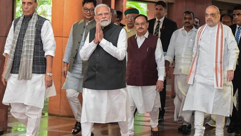 केन्द्र ने ईरान संकट से उपजी स्थिति से निपटने के लिए गठित किया मंत्रियों का अनौपचारिक समूह