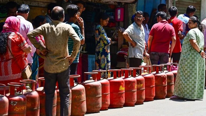 संकट के बीच राहत की खबर…. 6000 PNG उपभोक्ताओं ने सरेंडर किए LPG कनेक्शन