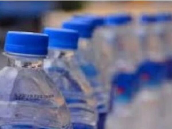 देश में 11% तक बढ़े बोतलबंद पानी के दाम… ईरान युद्ध के कारण प्लास्टिक महंगा होने से बढ़ी लागत