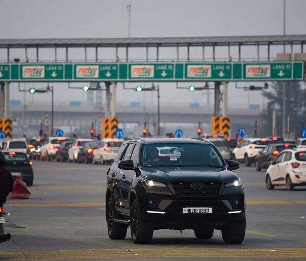 FASTag: सरकार ने लागू किए सख्त नियम….टोल नहीं कटा तो अब भरना होगा डबल जुर्माना