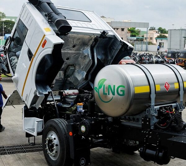 भारत में गहराया गैस संकट… गुजरात गैस लिमिटेड ने की फोर्स मेज्योर लागू करने की घोषणा