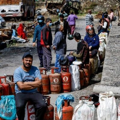 नेपाल में पेट्रोल-डीजल और रसोई गैस के दामों में भारी वृद्धि, जानें कितनी बढ़ी कीमतें