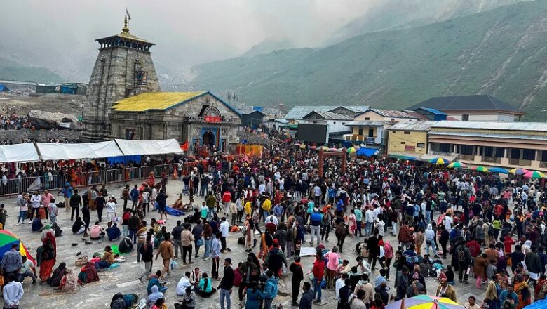 Chardham Yatra : वाहनों के लिए आज से बनेंगे ग्रीन कार्ड…. 19 अप्रैल को खुलेंगे मंदिरों के पट