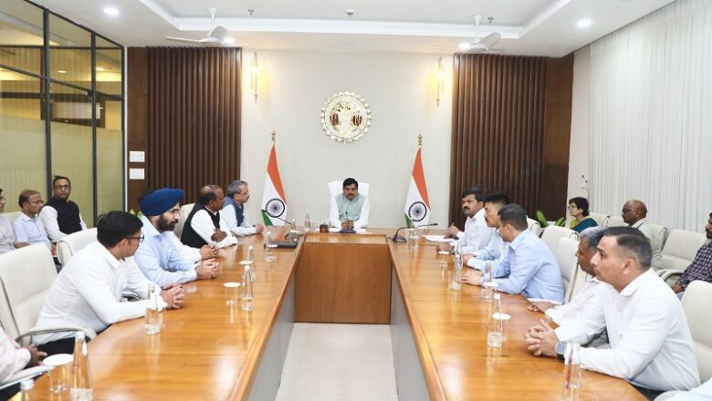 मप्र के मुख्यमंत्री से मिले नेशनल डिफेंस कॉलेज का 5 देशों के ऑफिसर्स का प्रशिक्षण दल