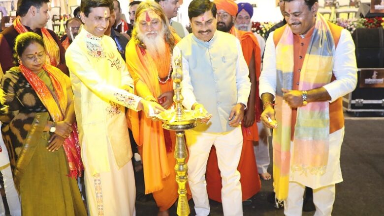 कवि सम्मेलन हमारी समृद्ध काव्य परम्पराओं के हैं सजीव संवाहक : मुख्यमंत्री डॉ. यादव