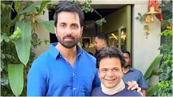 सोनू सूद के ऑफिस पहुंचे राजपाल यादव ने एक्टर को लगाया गले