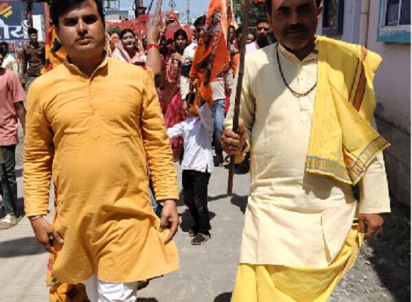 चैत्र नवरात्रि पर शिवसिटी में निकली एक किलोमीटर लंबी भव्य चुनरी यात्रा