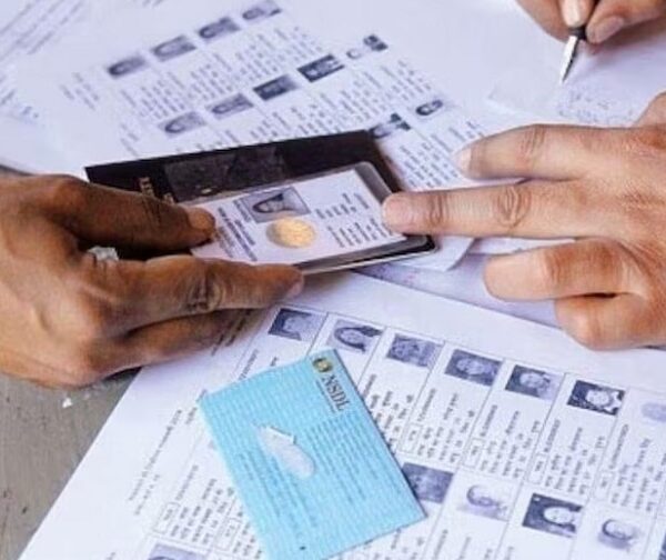 MP: छतरपुर में पंचायत सचिव का कारनामा… 3 ‘जिंदा’ लोगों के जारी कर दिए डेथ सर्टिफिकेट…