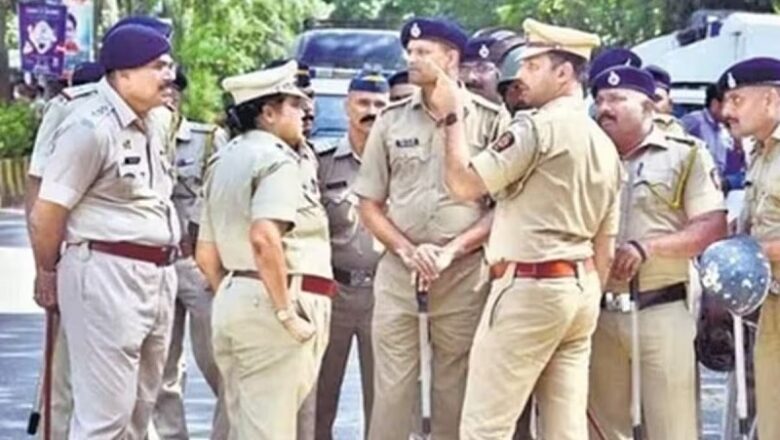 MP: नीमच में सनसनीखेज घटना… घर की छत पर बिना कपड़े-खाने के तड़पती मिली महिला