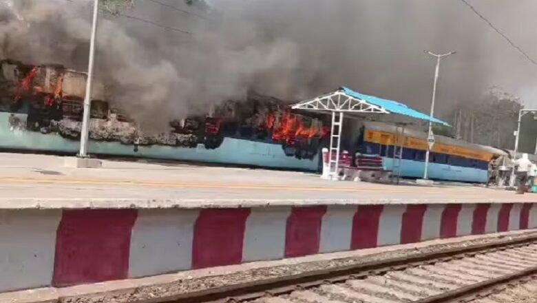 MP: शहडोल के ब्यौहारी रेलवे स्टेशन पर खड़ी ट्रेन में लगी भीषण आग… बड़ा हादसा टला