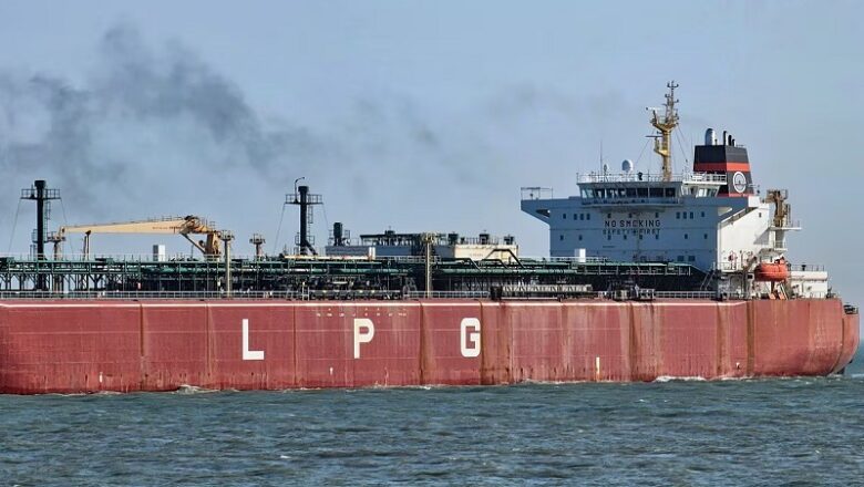 होर्मुज के जल्द खुलने की उम्मीद…जहाजों के निकलने पर ईरान के साथ ओमान भी वसूलेगा टोल