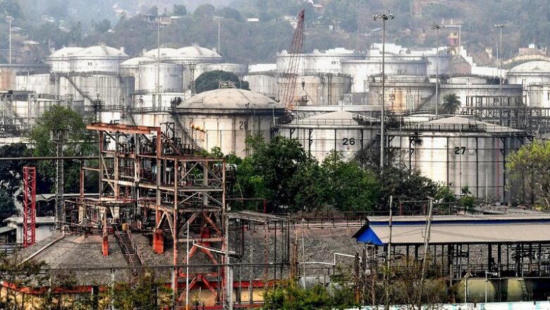 देश में ईंधन का मौजूदा भंडार 20 से 40 दिनों की जरूरतों को पूरा करने के लिए पर्याप्त