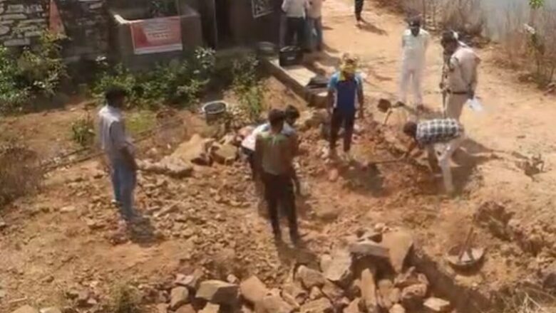 MP: ओंकारेश्वर में संत की हत्या की आशंका… मौत के 5 दिन बाद समाधि से निकलवाया शव