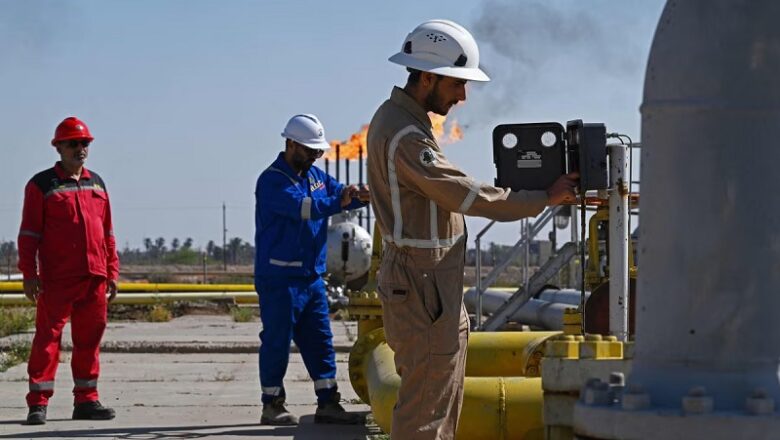 अमेरिकी नाकाबंदी से रुका निर्यात…. ईरान पुराने और कबाड़ टैंकों में स्टोर कर रहा तेल