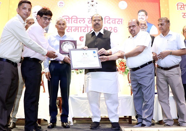 सिविल सेवा दिवस समारोह: लोक सेवाओं को बेहतर बनाने के लिए नवाचार जरूरी : मंत्री काश्यप