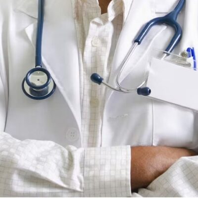 MP: बड़वानी में सरकारी डॉक्टर मरीजों को प्राइवेट लेब भेजने के बदले लेते थे मोटा कमीशन… रंगेहाथों धराए