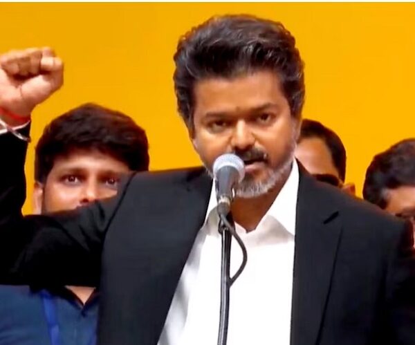 तमिलनाडु नए सीएम के शपथ समारोह में राष्ट्रगीत-राष्ट्रगान के बजा राज्य गीत, मचा सियासी संग्राम