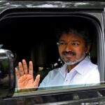 तमिलनाडु में फंसा पेंच… विजय के बढ़ते प्रभाव को रोकने के लिए AIADMK-DMK मिला सकते हैं हाथ!