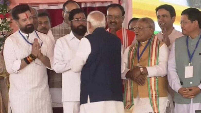 शिंदे की सुरक्षा को लेकर चिंतित दिखे PM मोदी….भरे मंच पर पूछा हेलीकॉप्टर हादसे का हाल