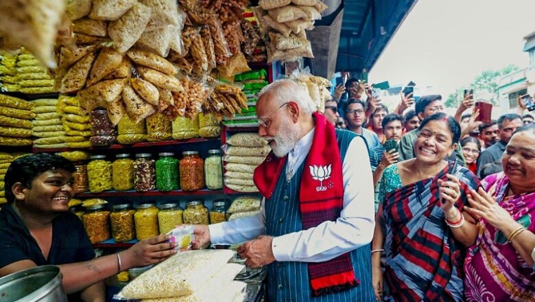 PM मोदी को झालमुड़ी खिलाकर फेमस हुए बंगाल के विक्रम को पाक-बांग्लादेश से मिल रही धमकियां…..