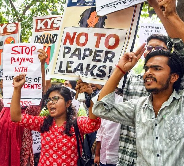 NEET UG: री-एग्जाम से पहले अलर्ट मोड पर सरकार…. अफवाहों पर नकेल कसने की तैयारी