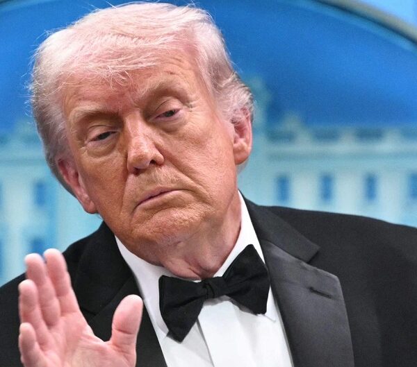 US: कोर्ट ने फिर दिया ट्रंप को बड़ा झटका….. 10% टैरिफ को बताया अवैध