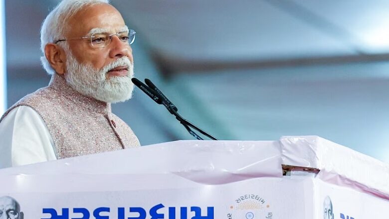 PM मोदी ने की गुजरातियों की तारीफ, वडोदरा में बोले- यहां समाज समय की दिशा को जल्दी पहचानता है
