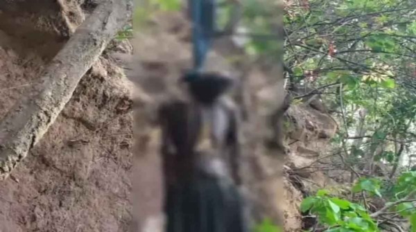 सुआ पहाड़ जंगल में पेड़ से लटका मिला नर कंकाल, मार्च से लापता किसान की हुई पहचान
