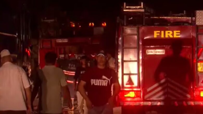 Delhi: तकिया काले खान इलाके में बाल्मीकि बस्ती में लगी भीषण आग…. कई झुग्गियां जलीं