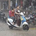 मानसून ने पकड़ी रफ्तार… दिल्ली समेत देश के कई राज्यों में भारी बारिश… आंधी-ओलावृष्टि की चेतावनी
